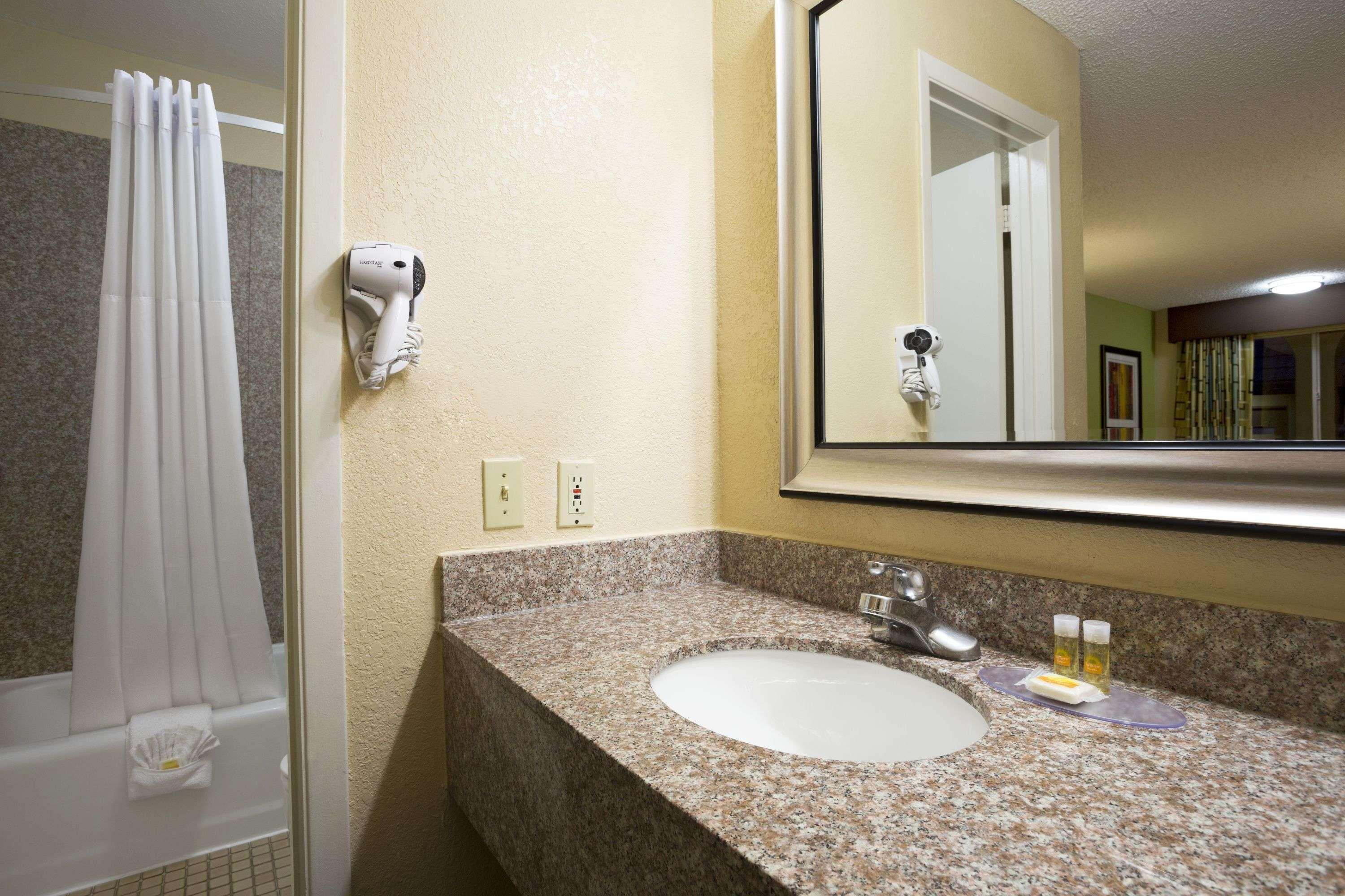 Days Inn By Wyndham Dallas Irving Zewnętrze zdjęcie